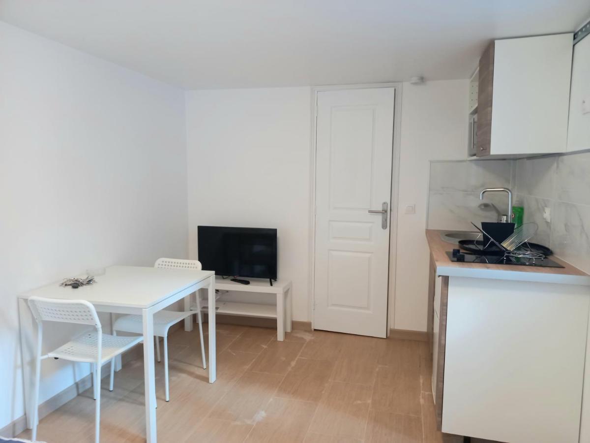 Super Appartement Au Centre Ville De Rosny Sous Bois Bagian luar foto